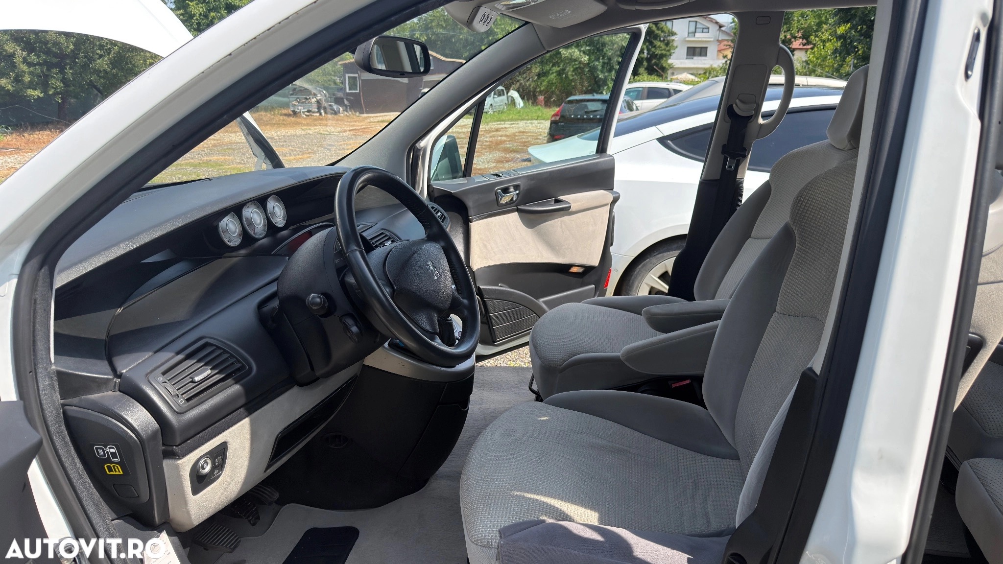 Peugeot 807 HDi 135 Allure - poza 5